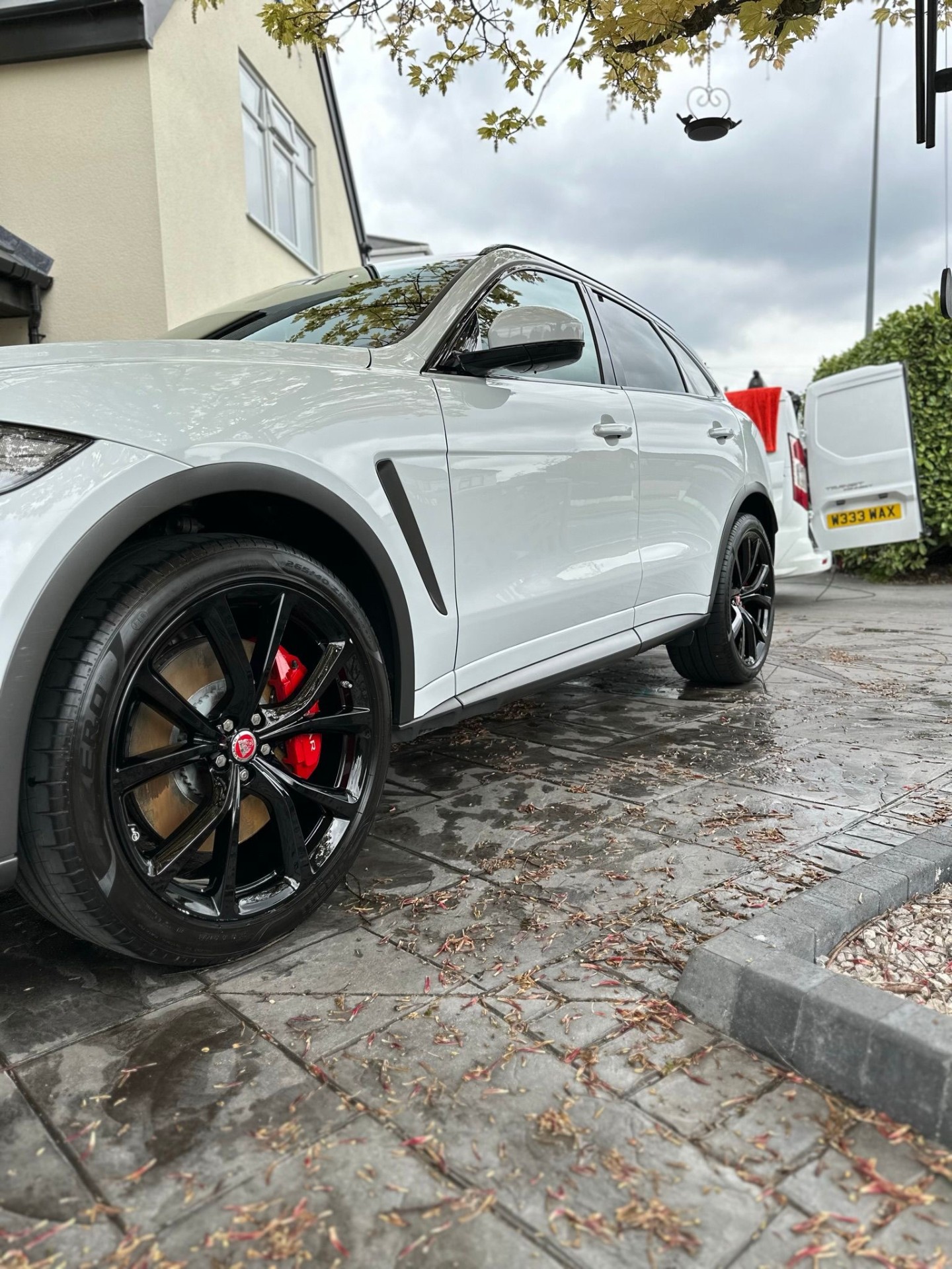 Jaguar F-Pace SVR side profile