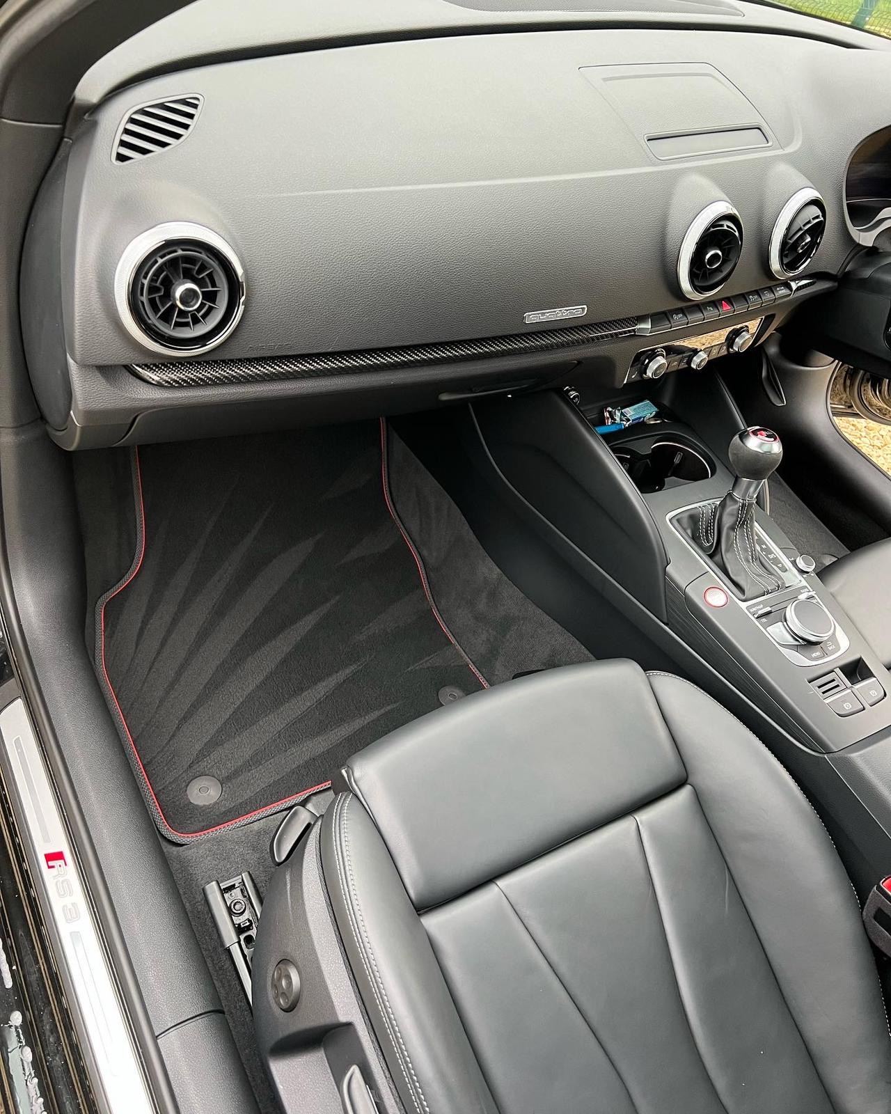 Audi RS3 interior and floor mats