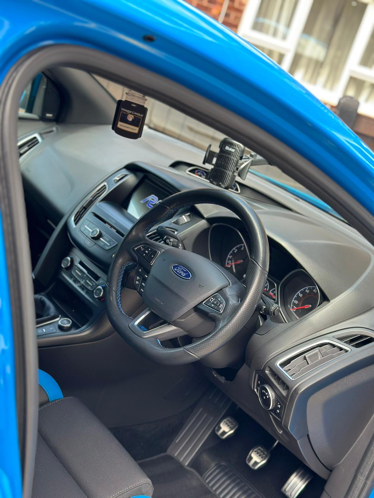 Ford Focus RS steering wheel