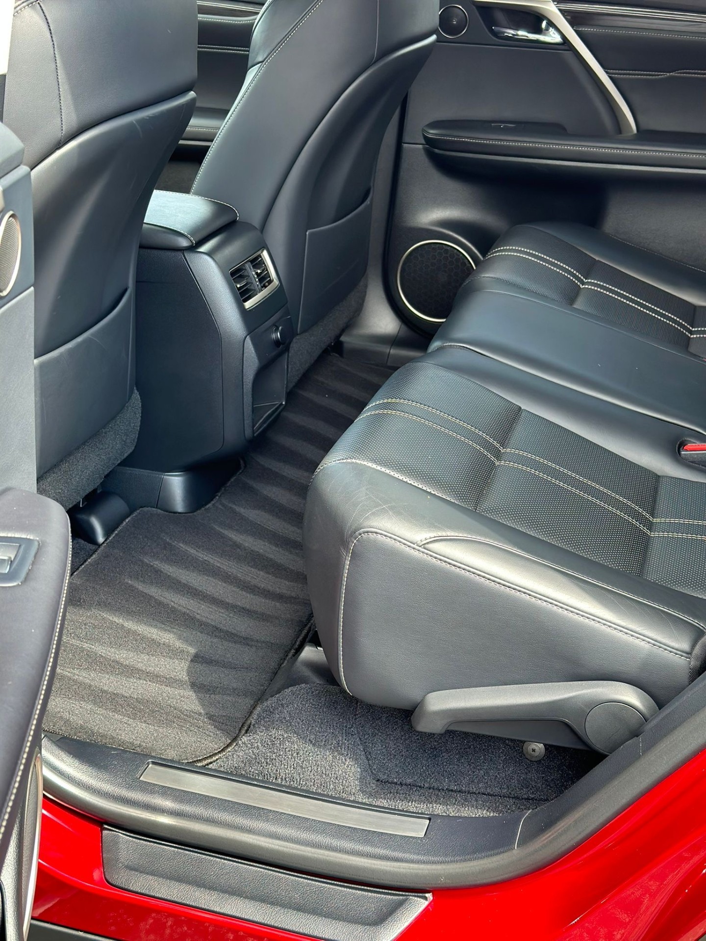 Lexus RX rear cabin