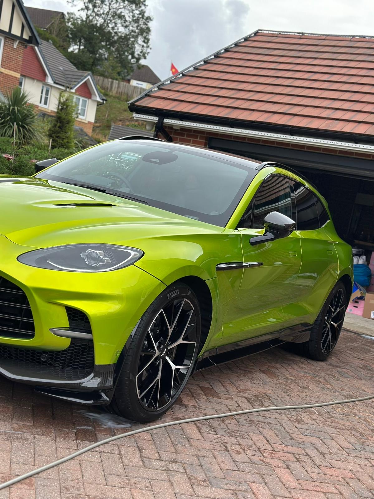 Aston Martin DBX